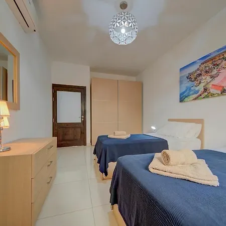 A Unique And Charming Two Bedroom In St Julians Διαμέρισμα Σεντ Πόλς Μπέι