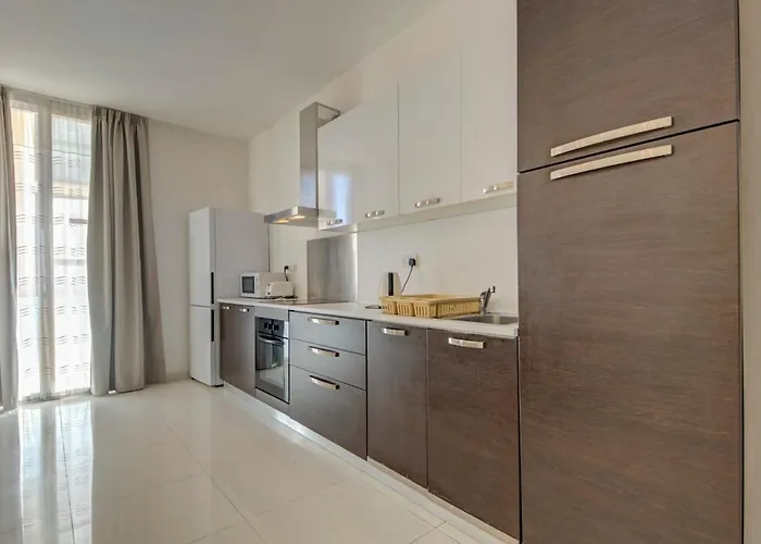 A Unique And Charming Two Bedroom In St Julians Διαμέρισμα Σεντ Πόλς Μπέι