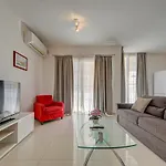 아파트 A Unique And Charming Two Bedroom In St Julians 세인트폴스베이