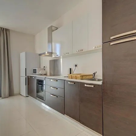 A Unique And Charming Two Bedroom In St Julians Lägenhet St. Paul's Bay