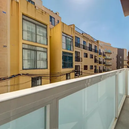 Апартаменты A Unique And Charming Two Bedroom In St Julians *