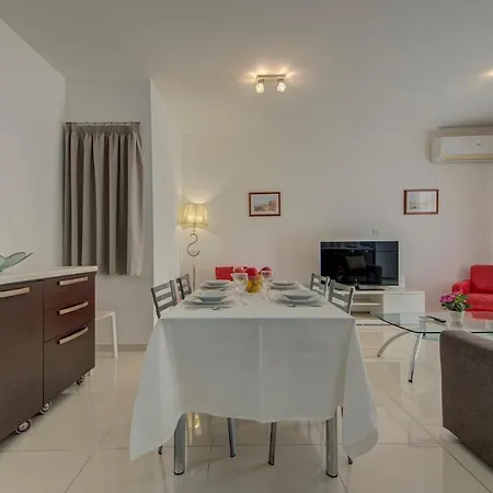 A Unique And Charming Two Bedroom In St Julians *