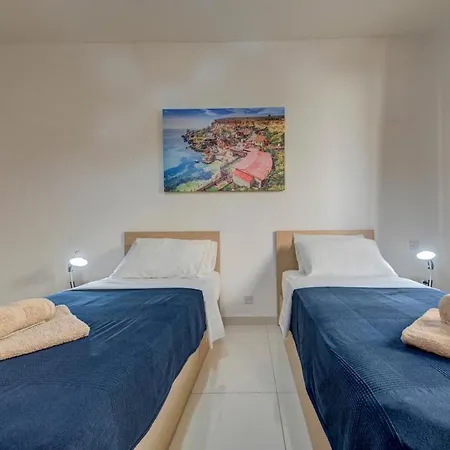 A Unique And Charming Two Bedroom In St Julians *