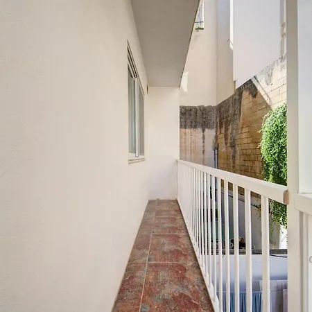 A Unique And Charming Two Bedroom In St Julians