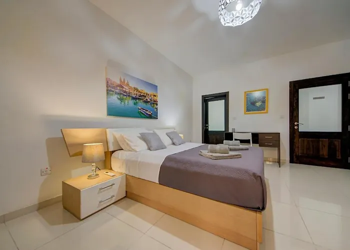 Appartement A Unique And Charming Two Bedroom In St Julians *