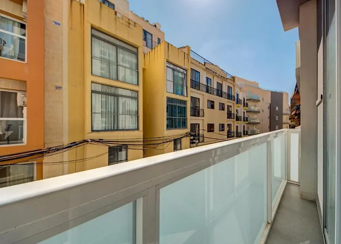 Апартаменты A Unique And Charming Two Bedroom In St Julians *