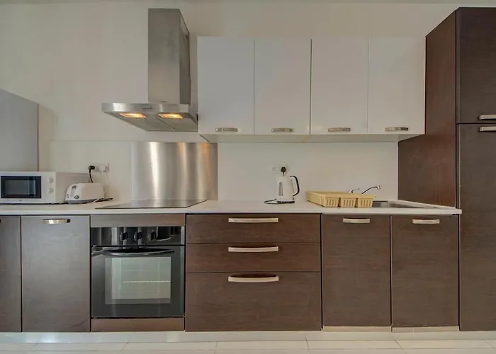 아파트 A Unique And Charming Two Bedroom In St Julians 세인트폴스베이