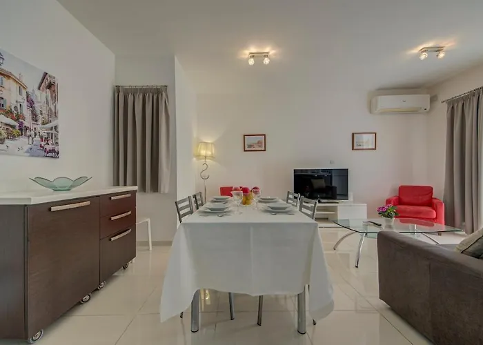 A Unique And Charming Two Bedroom In St Julians *