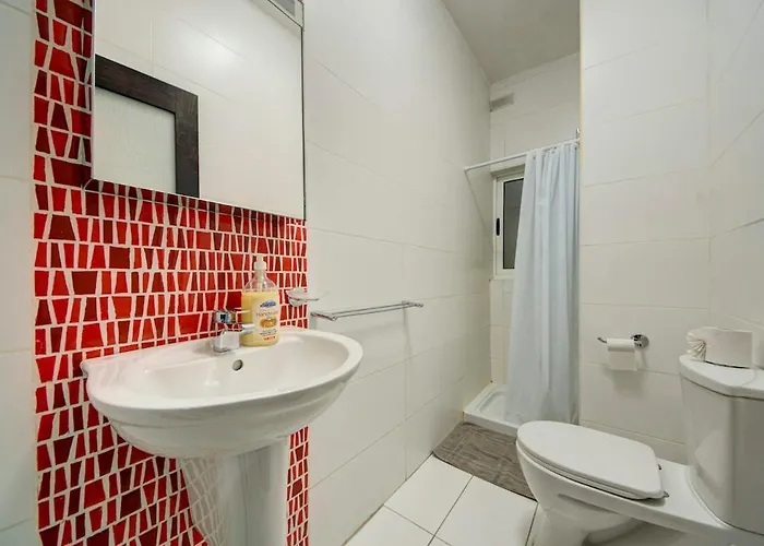 A Unique And Charming Two Bedroom In St Julians 아파트 세인트폴스베이