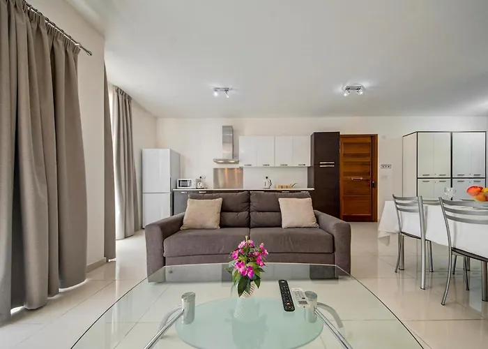 A Unique And Charming Two Bedroom In St Julians 아파트 세인트폴스베이